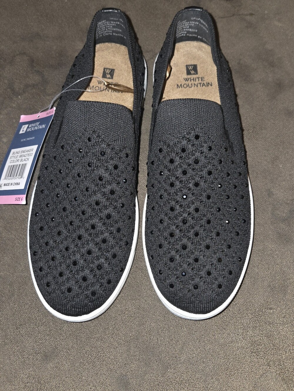 Women's White Mountain size 6 slip-on Bling Sneakers